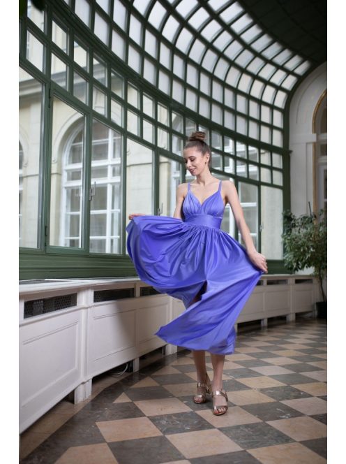 Levendula színű, szív kivágású maxi ruha modern hercegnőknek.