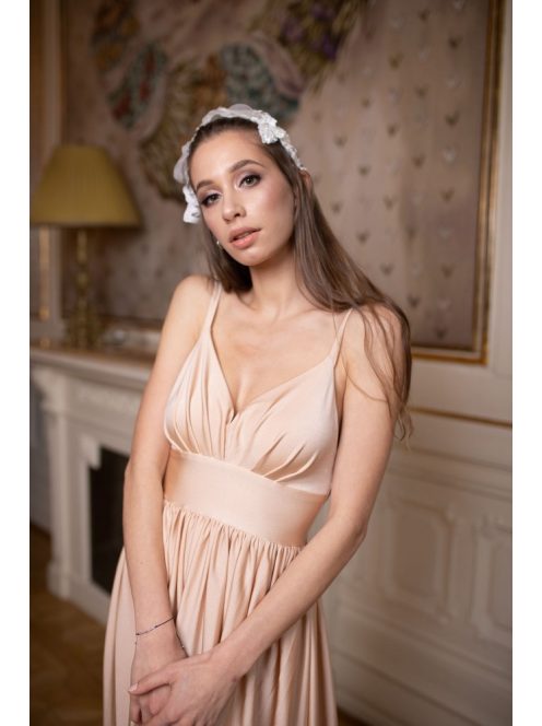 V-kivágású maxi ruha – pezsgő