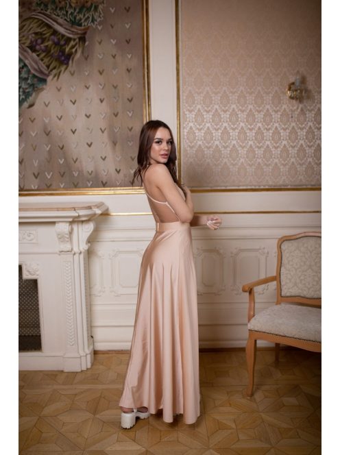 Hátnélküli ruha – pezsgő