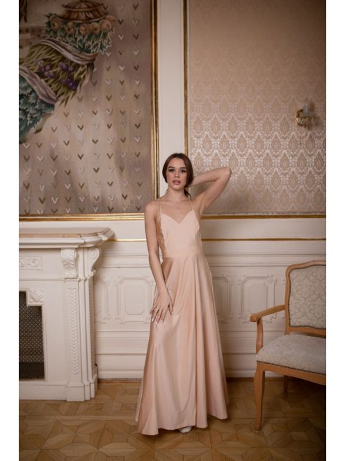 Hátnélküli ruha – pezsgő