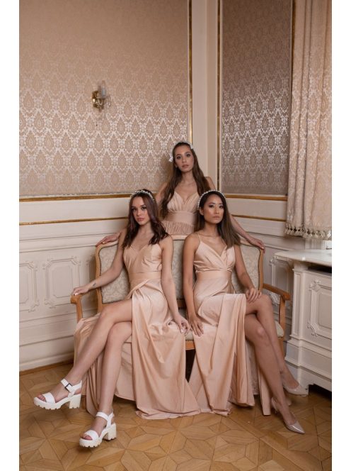 Hátnélküli ruha – pezsgő