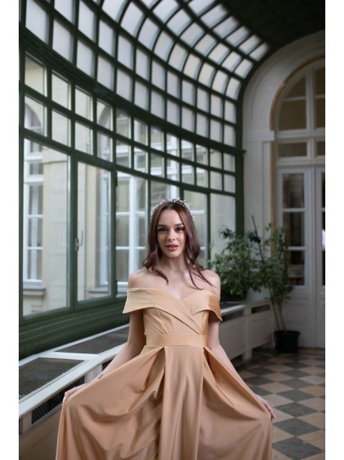  Szív kivágású maxi ruha – arany 