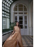 Csavart maxi ruha, elegáns arany színben. Esküvőkre, bálokra.