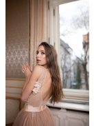 Alkalmi szetteket kiegészítő, hátnélküli pezsgő csipke body.