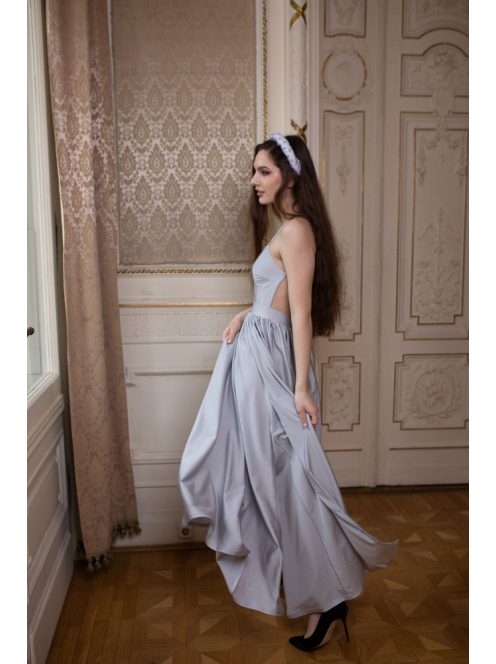 Hátnélküli maxi ruha – ezüst