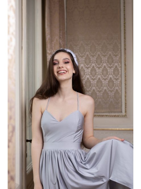 Hátnélküli maxi ruha minden alkalomra, ezüst színben. 