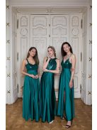 Elegáns, zöld színű ruha V kivágású, flitteres felsőrésszel. 