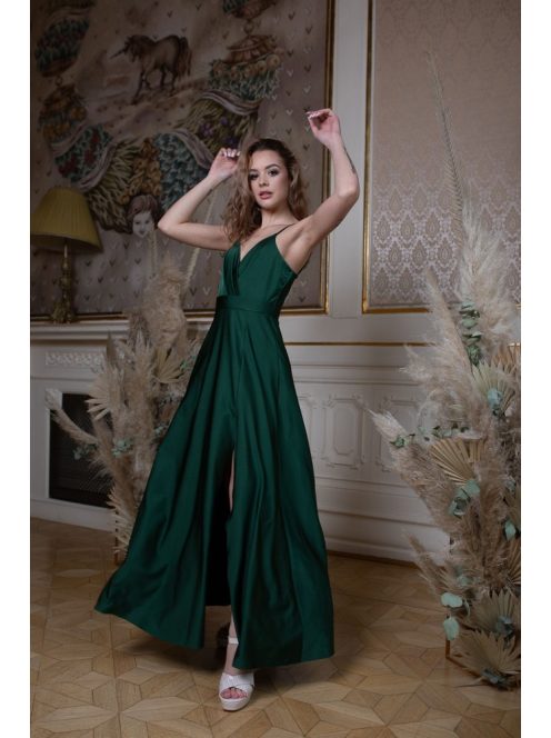 Elegáns, zöld színű ruha V kivágású, átlapolt felsőrésszel. 