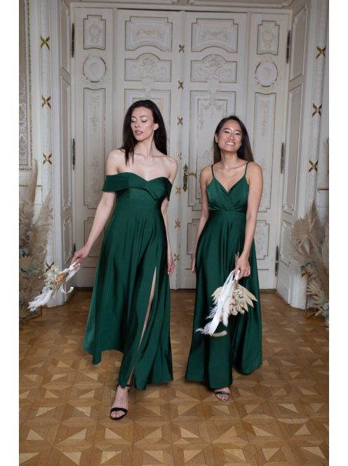 Elegáns, zöld színű ruha V kivágású, átlapolt felsőrésszel. 