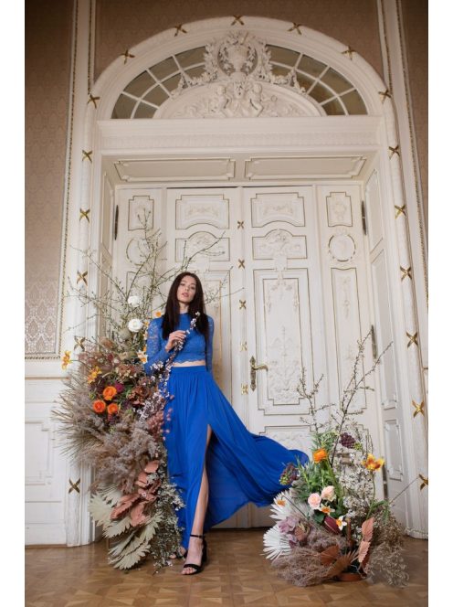 Elegáns királykék színű maxi szoknya ünnepélyes szettekhez. 