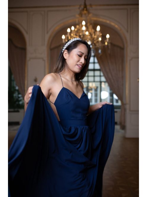 Hátnélküli maxi ruha minden alkalomra, sötétkék színben. 