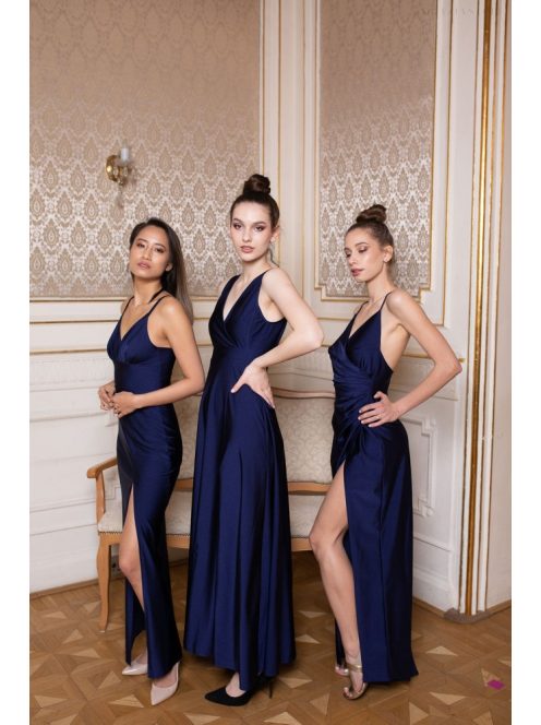 Elegáns, sötétkék színű ruha V kivágású, átlapolt mellrésszel. 