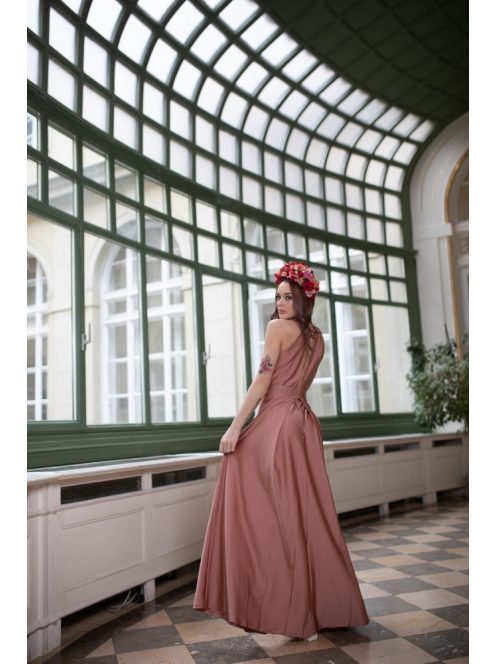 Csepp alakban kivágott maxi ruha – coffee cream 