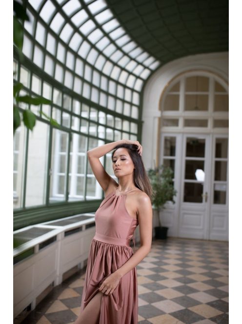 Elől-hátul zárt, ujjatlan maxi ruha – coffee cream
