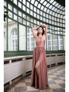 Elől-hátul zárt, ujjatlan maxi ruha – coffee cream