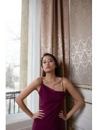 Bordó színű, alkalmi maxi ruha féloldalas felsőrésszel. 