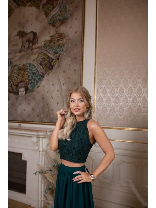 Sötétzöld színű, elegáns csipke crop top alkalmi szettekhez.