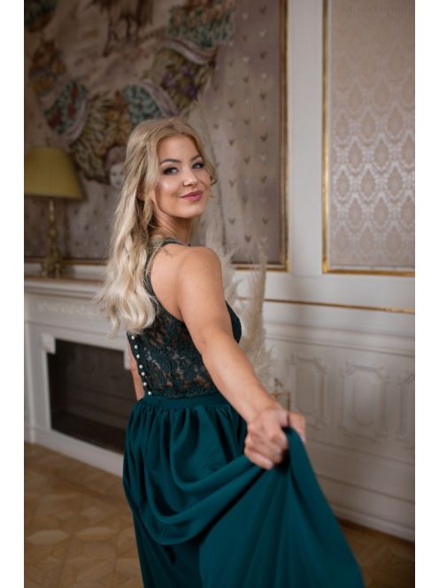 Sötétzöld színű, elegáns csipke crop top alkalmi szettekhez.
