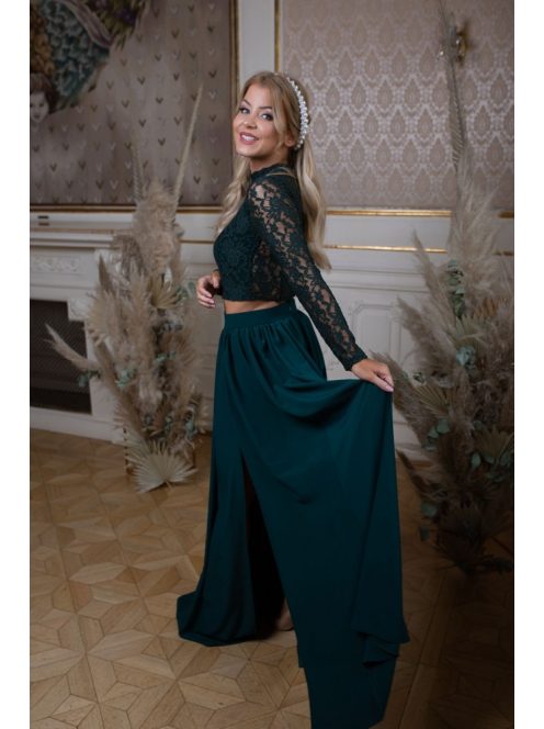 Alkalmi szetteket kiegészítő, sötétzöld csipke crop top.
