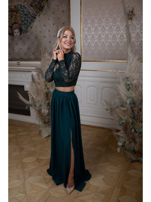 Alkalmi szetteket kiegészítő, sötétzöld csipke crop top.