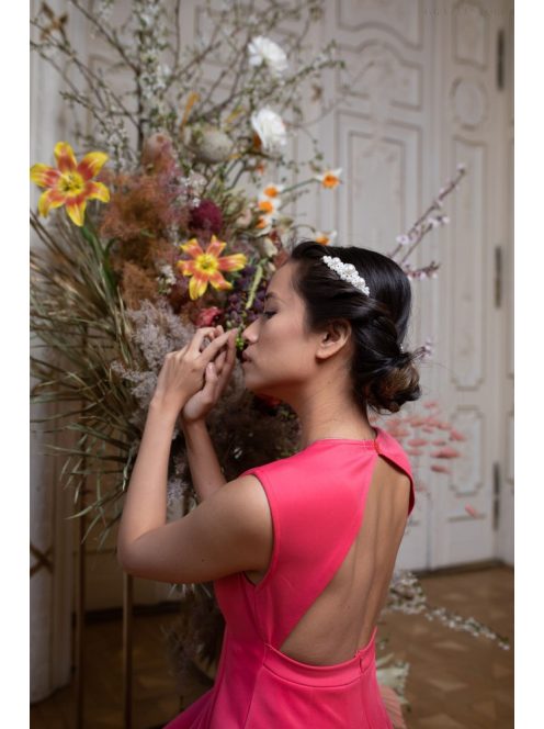 Hátnélküli, rakott szoknyás mini ruha – korall