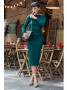 Elől zárt, hátul v alakban kivágott szűk szabású midi ruha. 