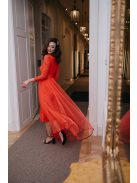 Felcsatolható piros színű tüll uszály romantikus szettekhez. 