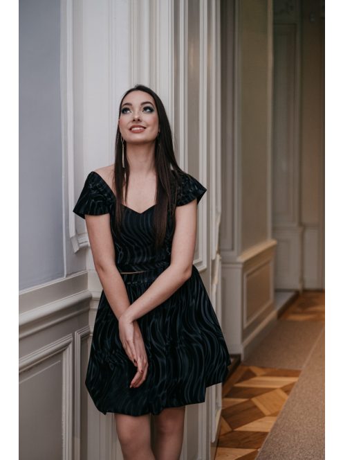 Rebeka - fekete bőrhatású crop-top