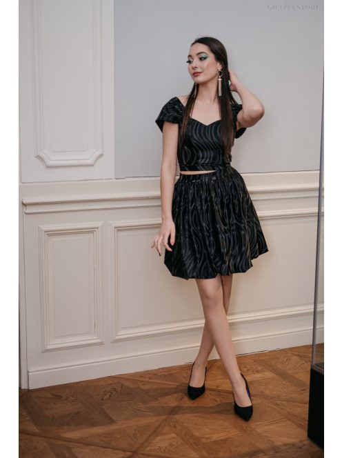 Rebeka - fekete bőrhatású crop-top