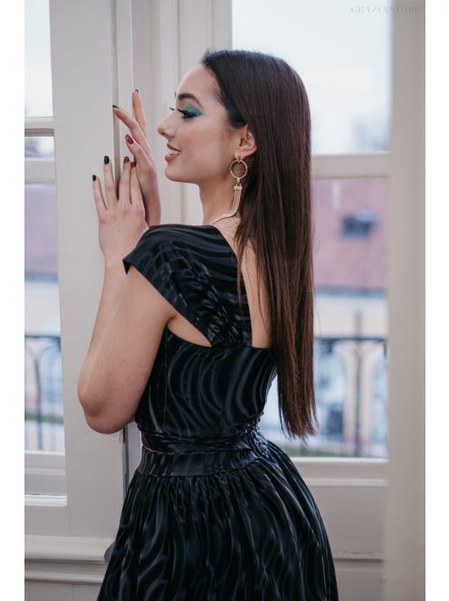 Rebeka - fekete bőrhatású crop-top