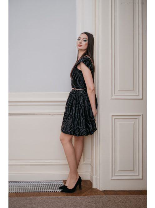 Rebeka - húzott, bőrhatású mini szoknya fekete színben