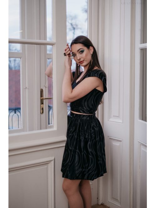 Rebeka - húzott, bőrhatású mini szoknya fekete színben