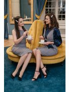 Mintás anyagú, ujjatlan ruha, sötétkék-fehér színben.