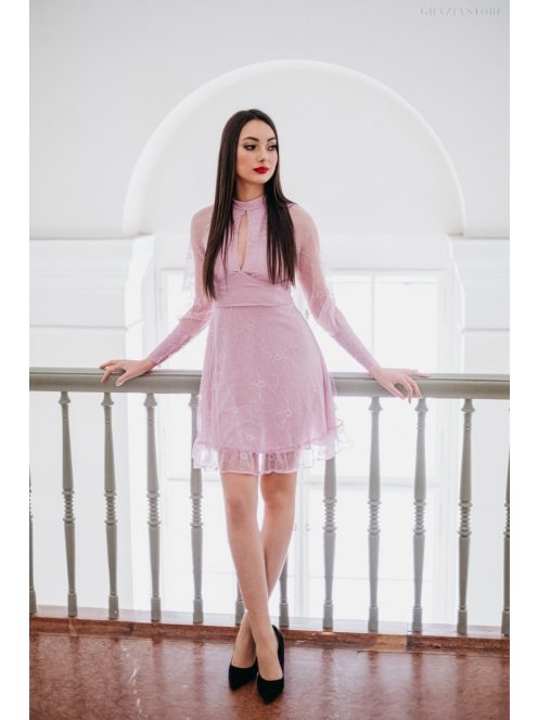 Lila csipke mini ruha csepp alakban kivágott dekoltázzsal. 
