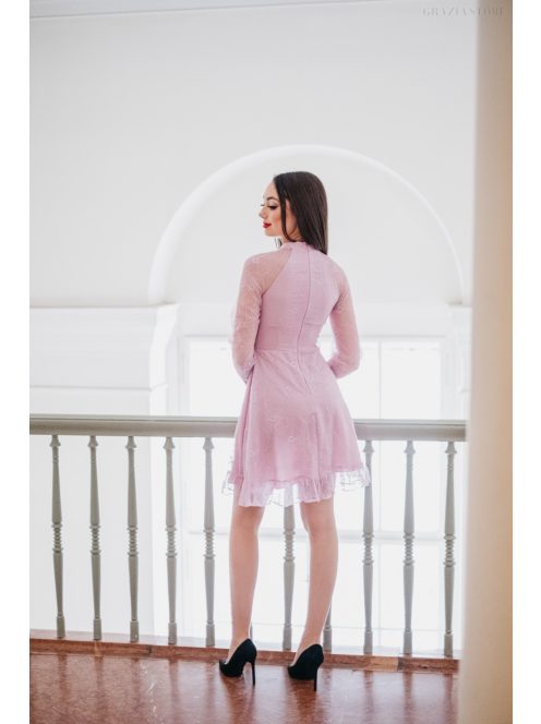 Lila csipke mini ruha csepp alakban kivágott dekoltázzsal. 