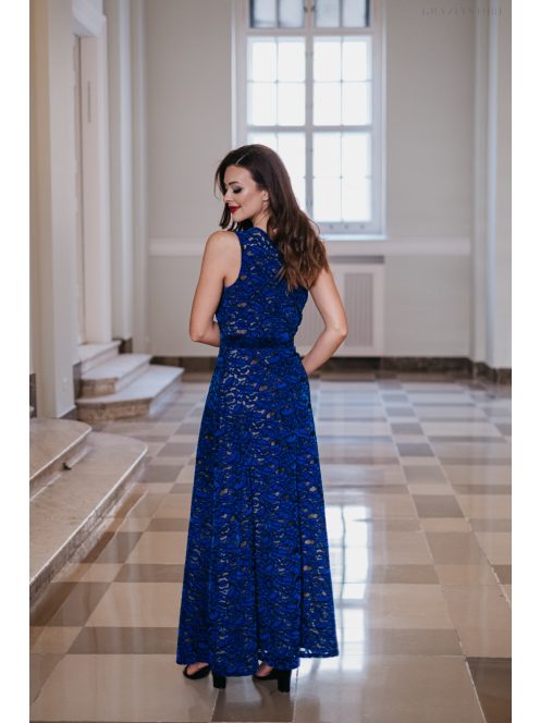Elegáns, féloldalas csipke maxi ruha sötétkék színben. 
