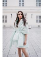 Alkalmi szetteket kiegészítő, menta színű, steppelt pelerin.