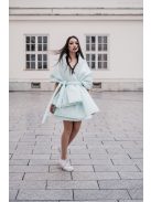 Alkalmi szetteket kiegészítő, menta színű, steppelt pelerin.