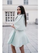 Alkalmi szetteket kiegészítő, menta színű, steppelt pelerin.
