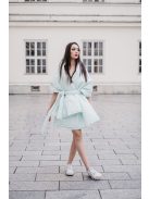 Sportosan elegáns, steppelt anyagú, menta színű miniszoknya. 
