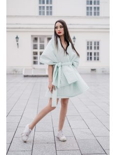 Sportosan elegáns, steppelt anyagú, menta színű miniszoknya. 