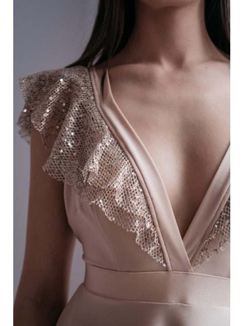 Anasztázia – pezsgő színű maxi ruha fodros ujjakkal