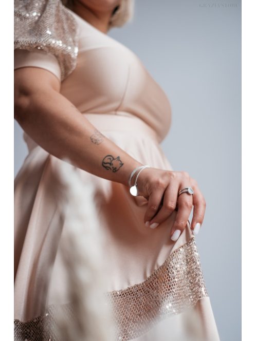 Puffos ujjú, flitteres midi ruha pezsgő színben minden méretre.