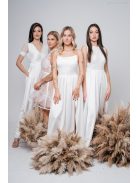 Fehér maxi ruha, felsőjén csipke rátéttel, V alakú hátkivágással.