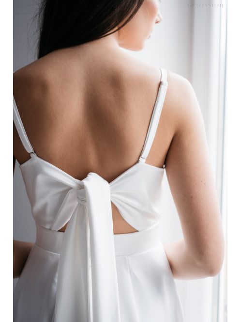 Dália – fehér szatén maxi furfangos hátrésszel