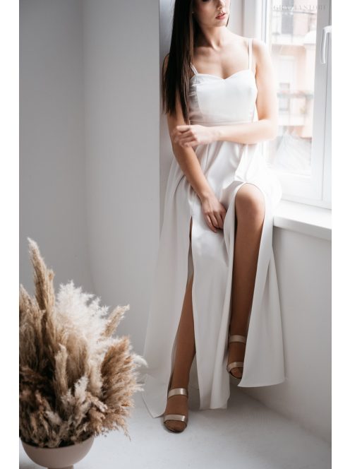 Dália – fehér szatén maxi furfangos hátrésszel