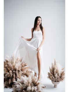 Dália – fehér szatén maxi furfangos hátrésszel