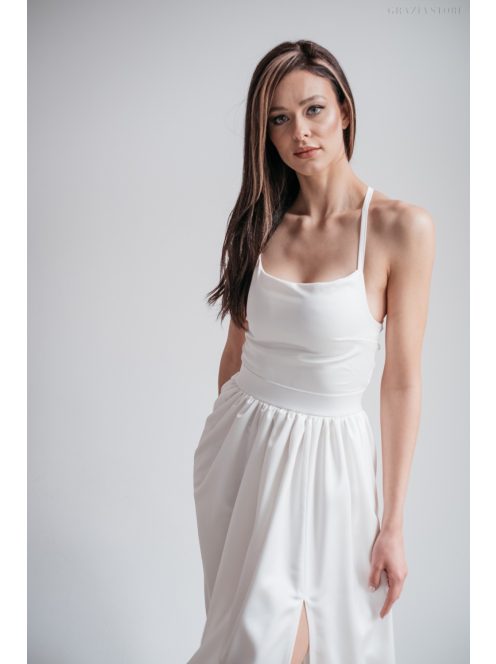 Madleine – fehér szatén maxi ruha hátán pántokkal 
