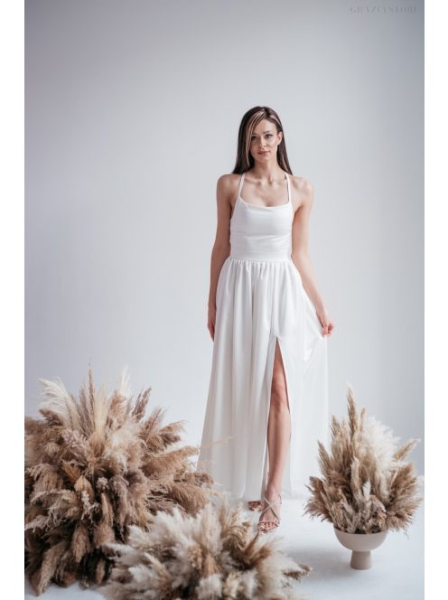 Madleine – fehér szatén maxi ruha hátán pántokkal 
