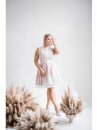 Alexa – csipke és szatén rátétes fehér mini ruha